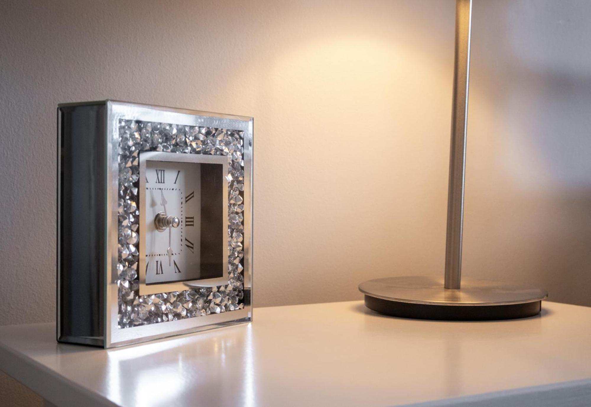 Modern 2 Bed Apartment Near Gatwick Crawley  Zewnętrze zdjęcie